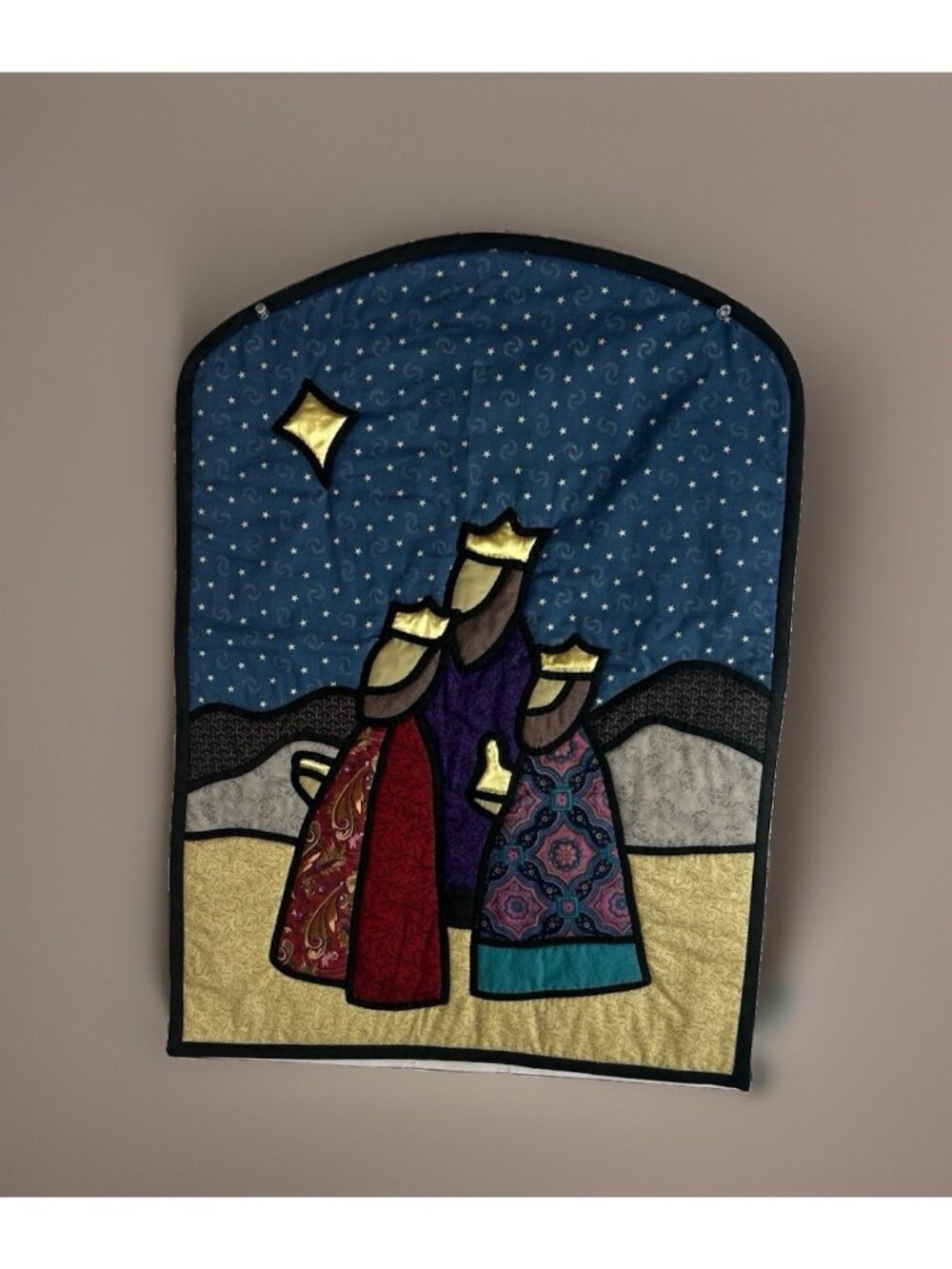 Vtg Appliqué Quilted Christmas Nativity 3 Wisemen Wall Hanging Handmade 24"x18”